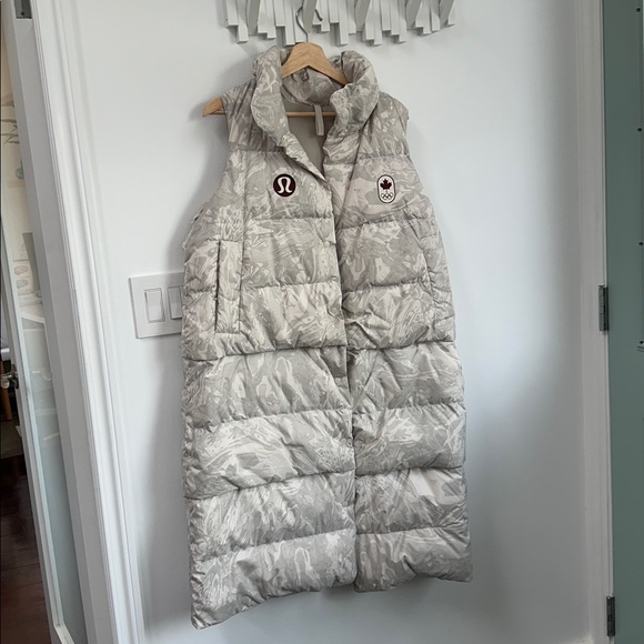 Lululemon Team Canada 22 Transformable Vest Maple Metamorphosis Light Neutral - Picture 2 of 5